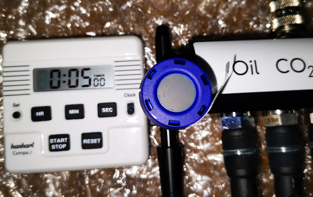 德?tīng)柛裼蜋z測(cè)盒使用步驟